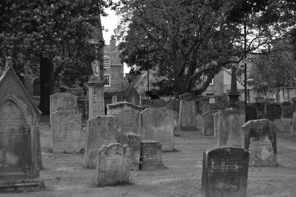 Graveyard at Ayr Auld Kirk, Ayrshire 
