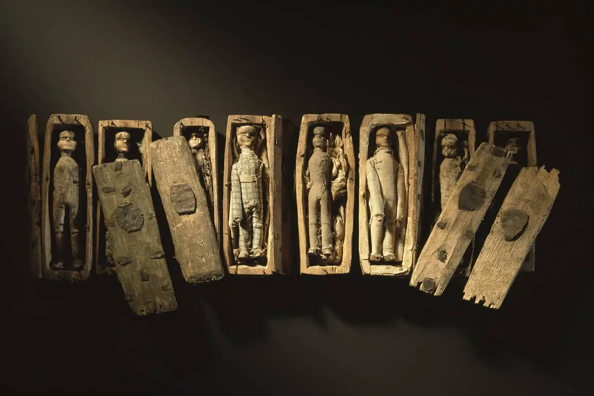Burke & Hare murder dolls or miniature coffins 