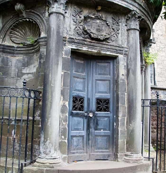 The Black Mausoleum George Mackenzies Tomb Edinburgh Greyfriars