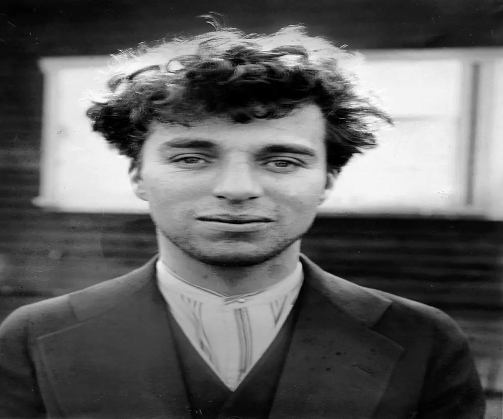 Charlie Chaplin's body is stolen modern day body snatching 