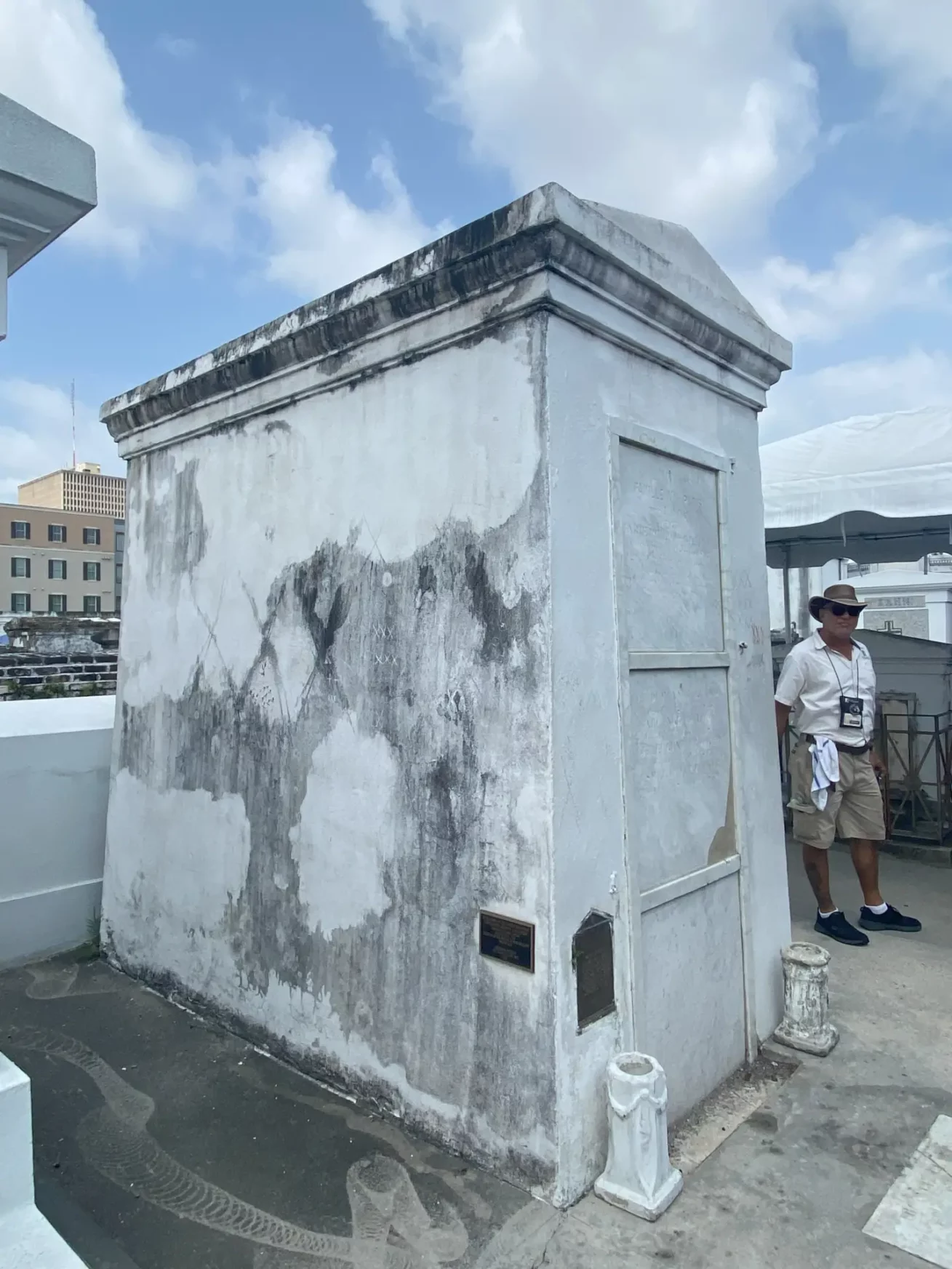 Marie Laveau Toms St Louis cemetery